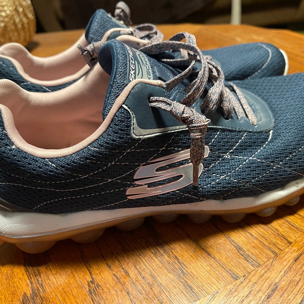 Skechers Woman’s Skech Air Size 9 Navy/Pink